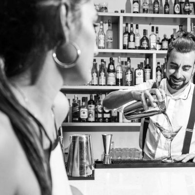 bartender in grecia