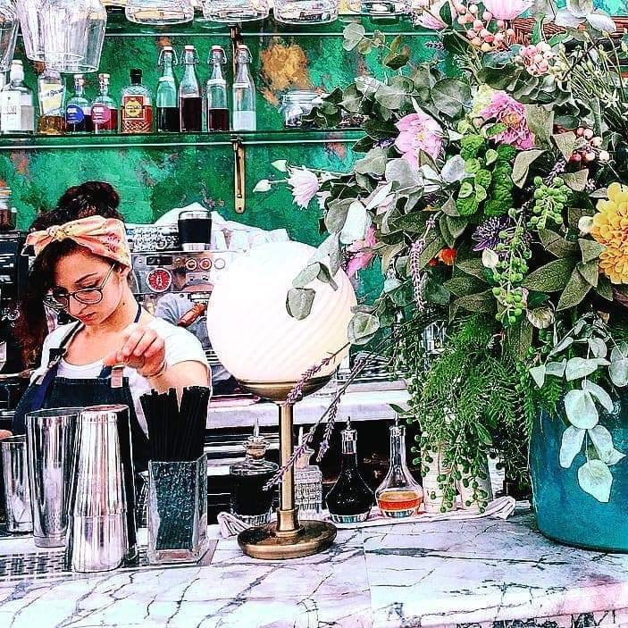 barlady a Parigi